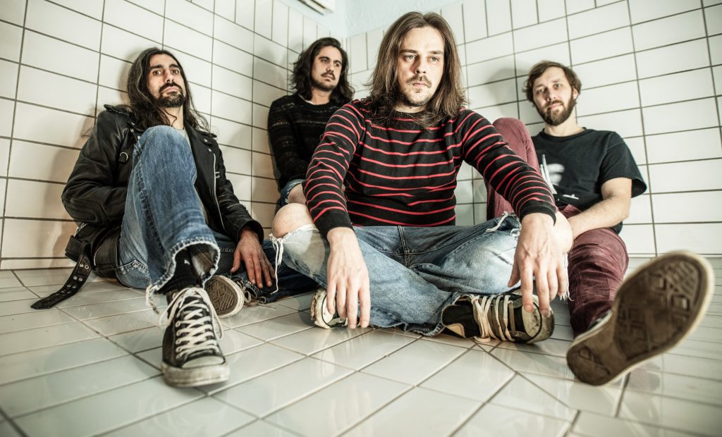 Bandphoto-LOVEBUZZ-1024x620 Bands